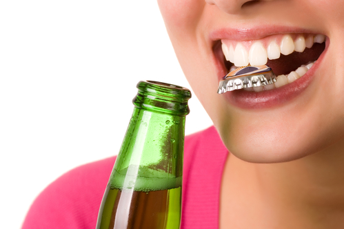 11 obiceiuri daunatoare pentru dintii adultilor